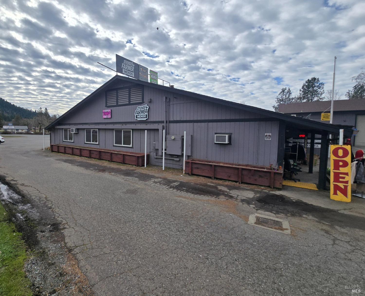 44650 Highway 101 Laytonville CA 95454