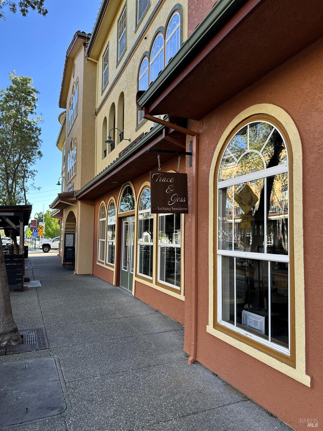 9061 Windsor Road Windsor CA 95492