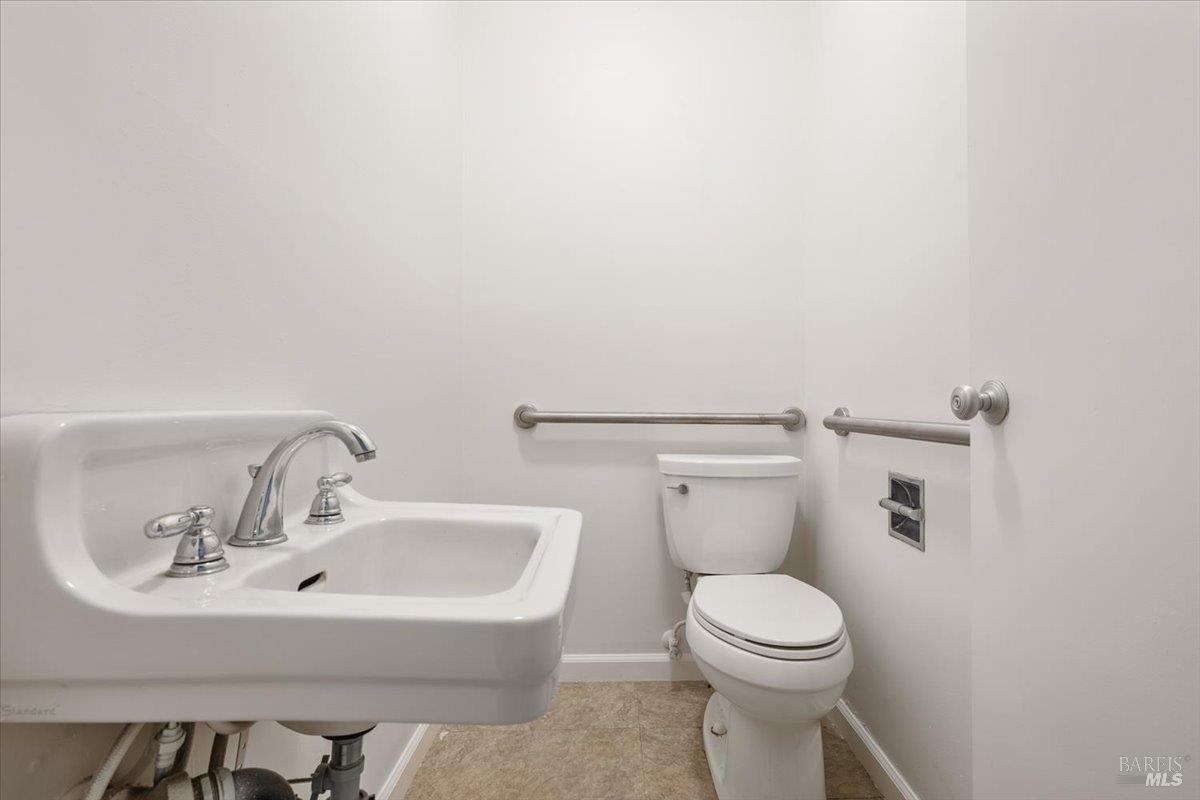 1190 Montgomery Drive Santa Rosa CA 95405