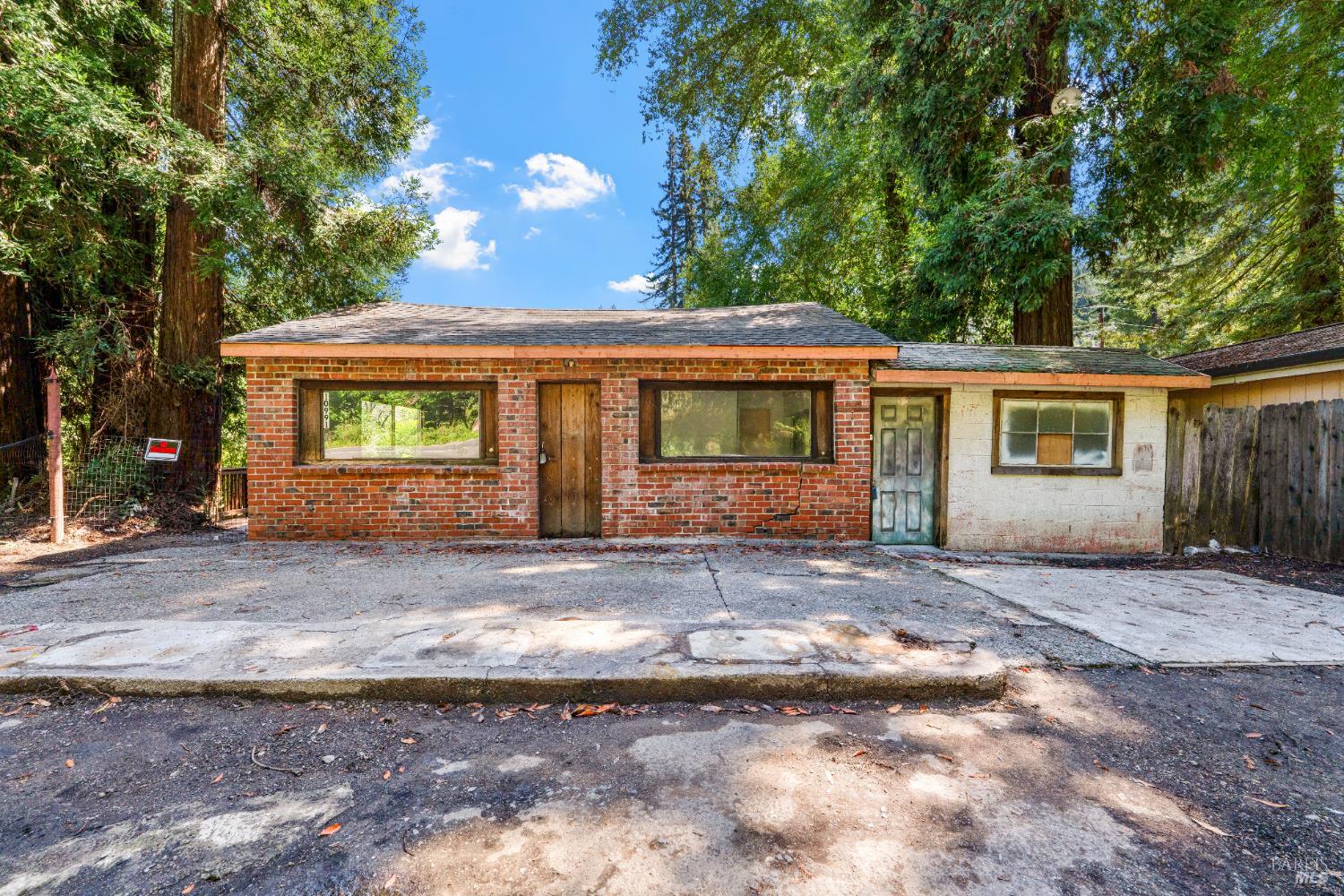10991 River Road Forestville CA 95436