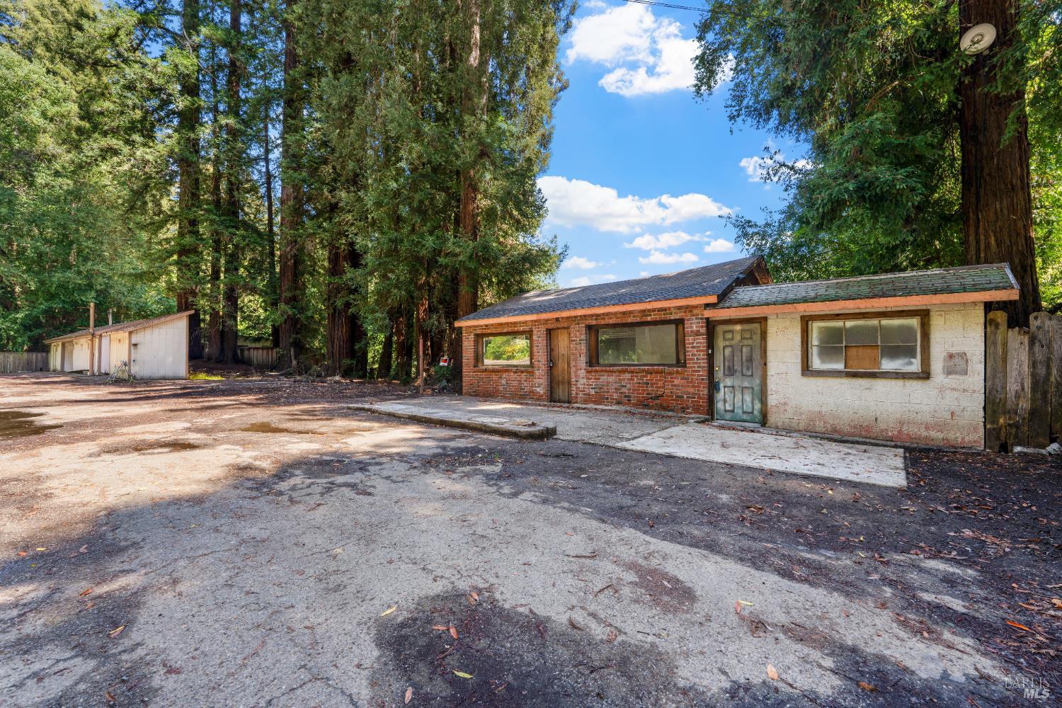 10991 River Road Forestville CA 95436