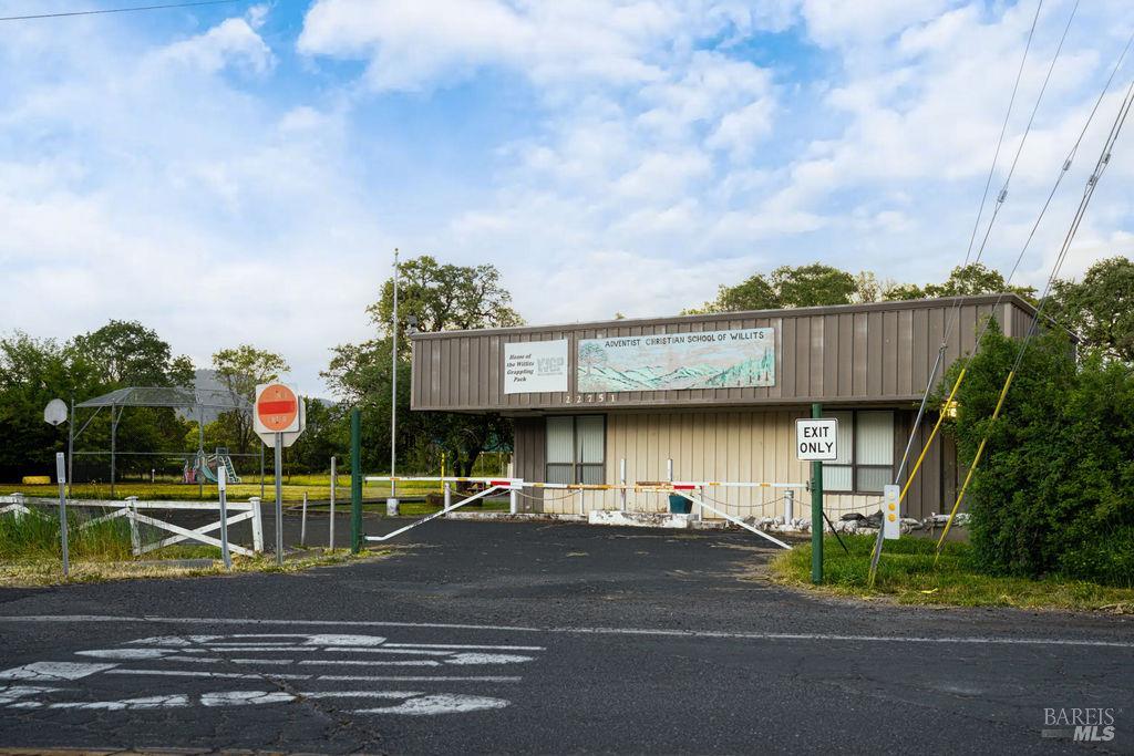22751 Bray Road Willits CA 95490