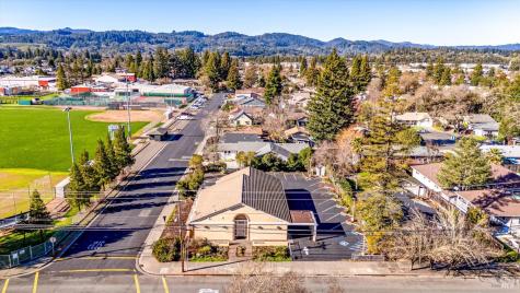 1105 University Street Healdsburg CA 95448