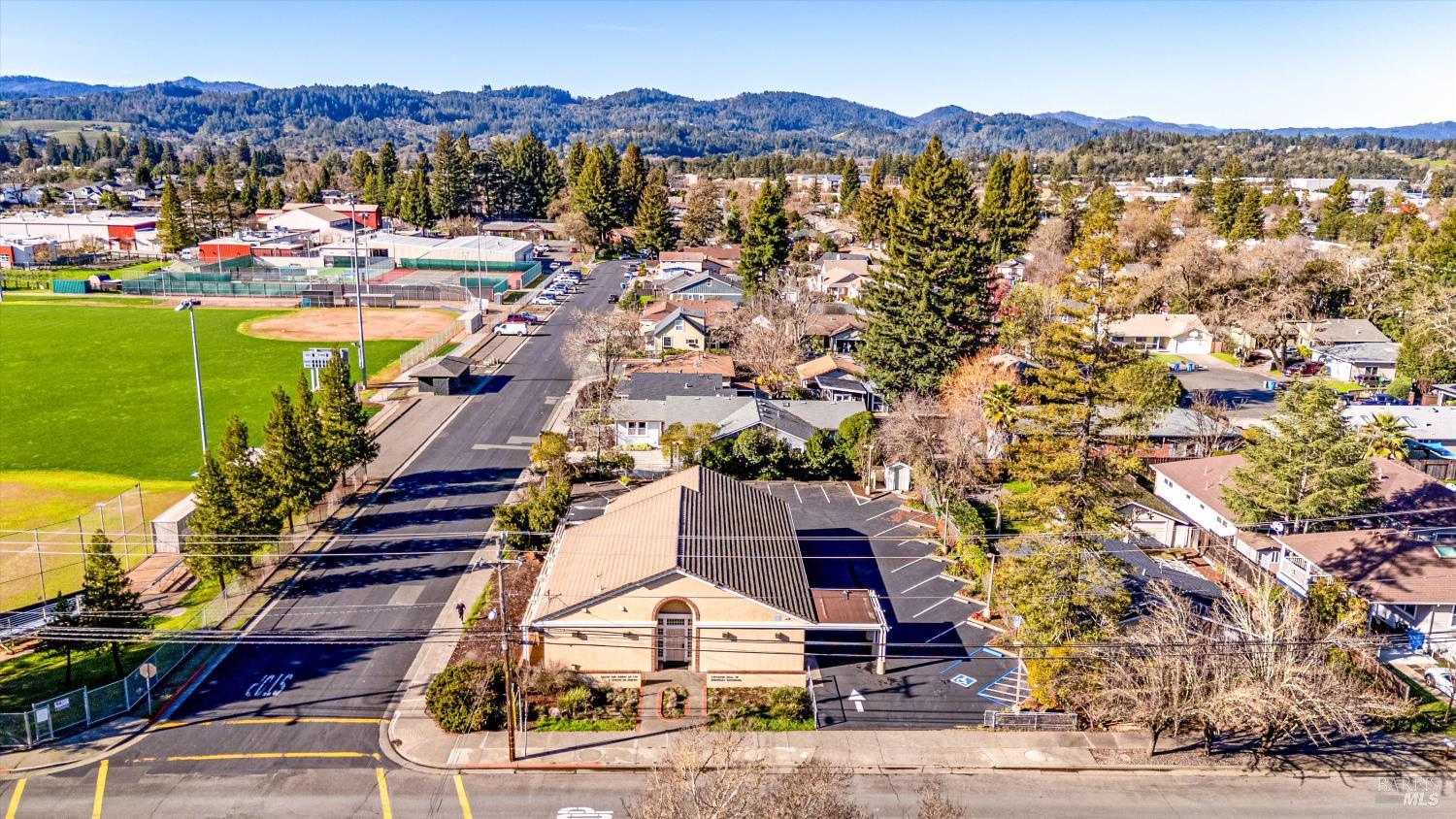 1105 University Street Healdsburg CA 95448