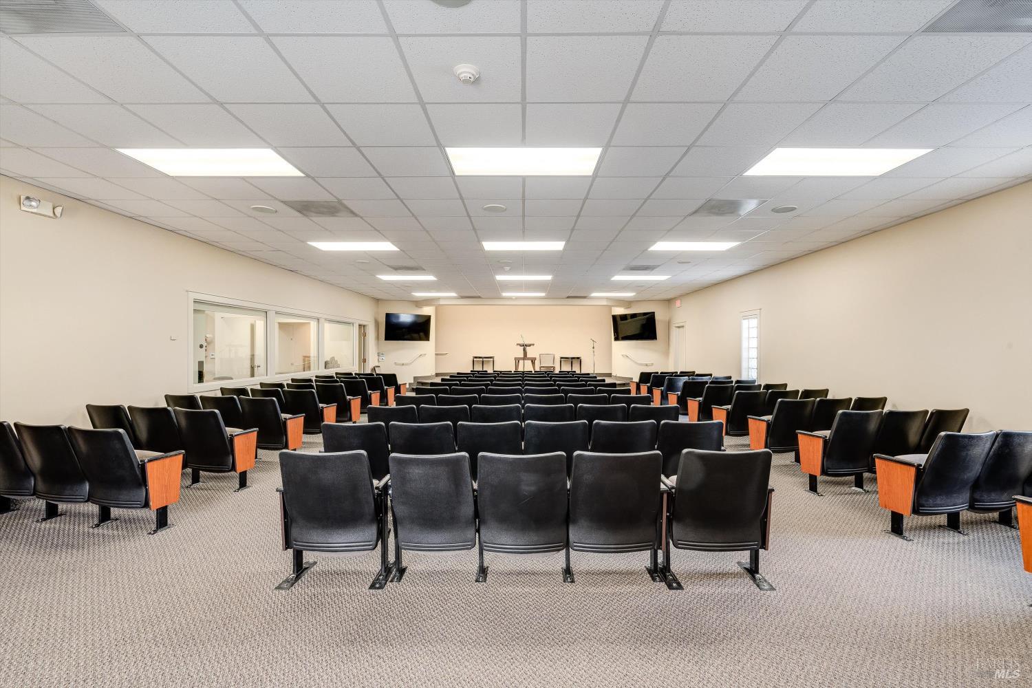 1105 University Street Healdsburg CA 95448