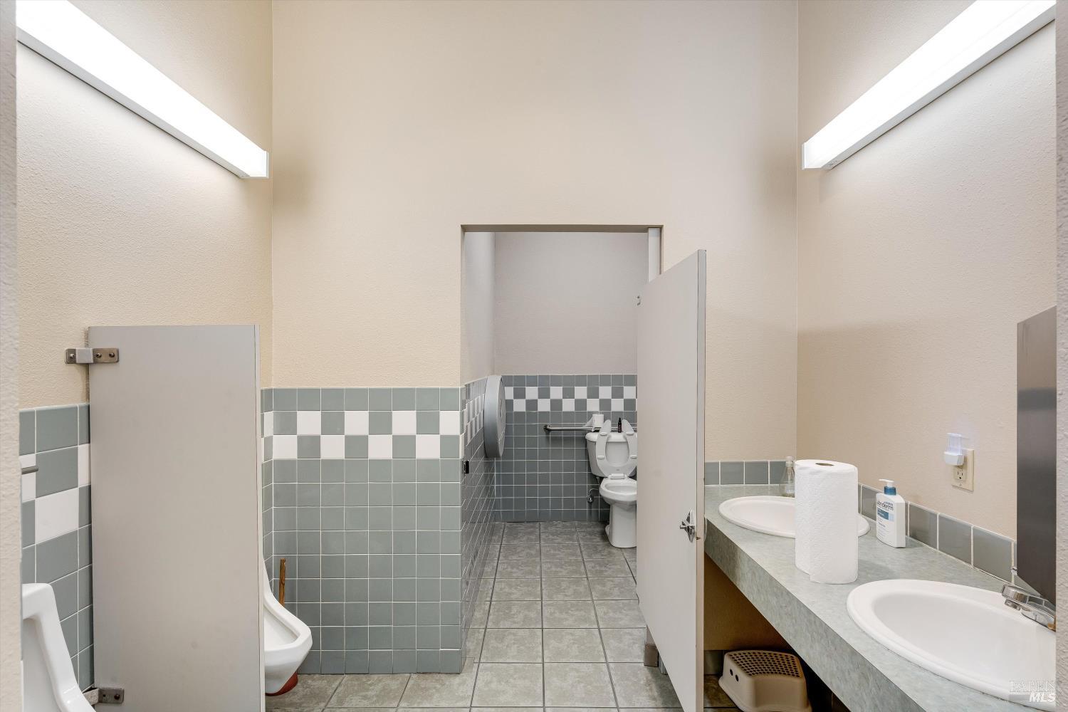1105 University Street Healdsburg CA 95448