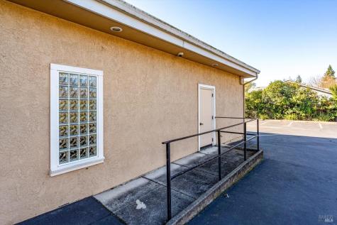 1105 University Street Healdsburg CA 95448