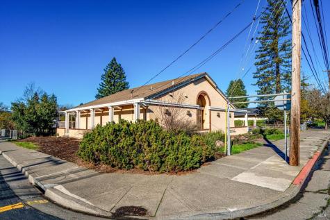 1105 University Street Healdsburg CA 95448