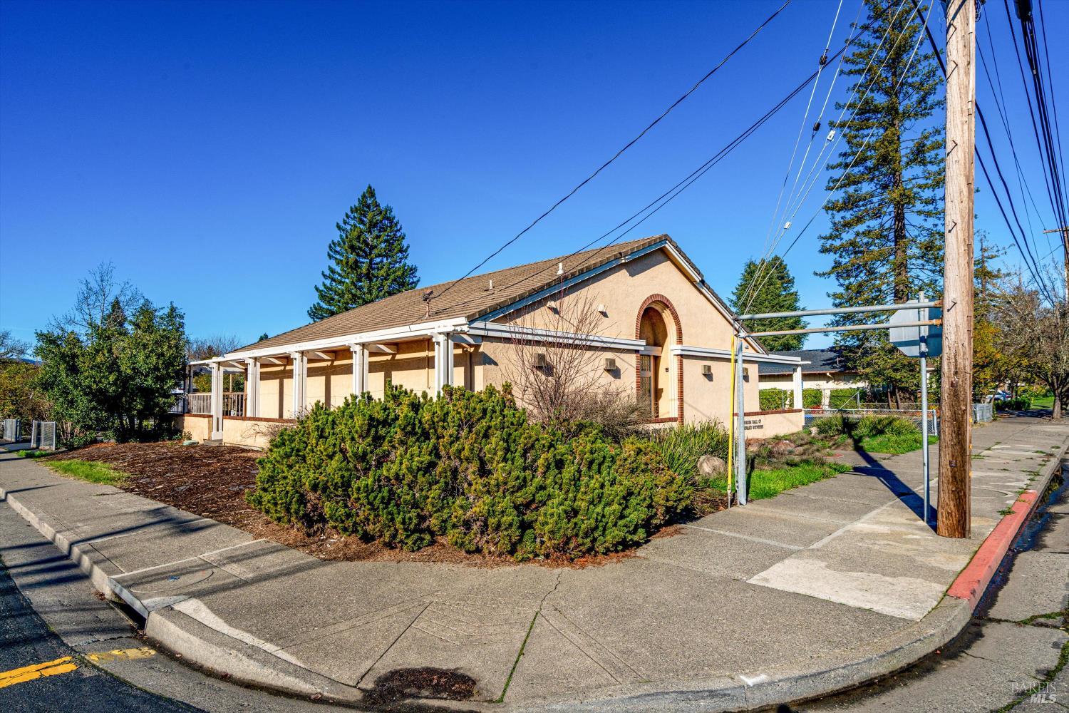 1105 University Street Healdsburg CA 95448