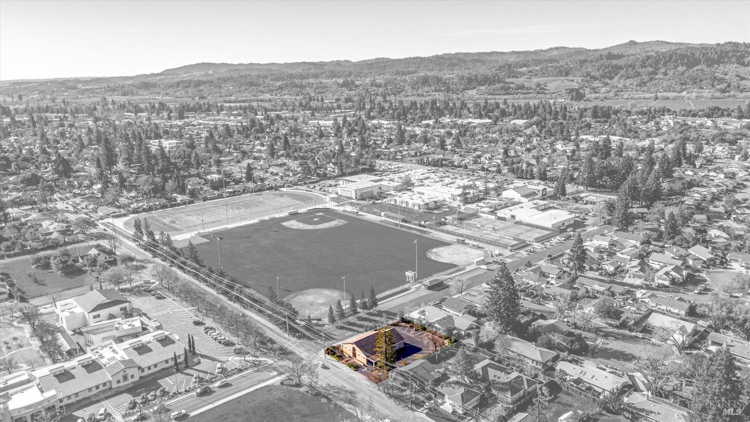 1105 University Street Healdsburg CA 95448