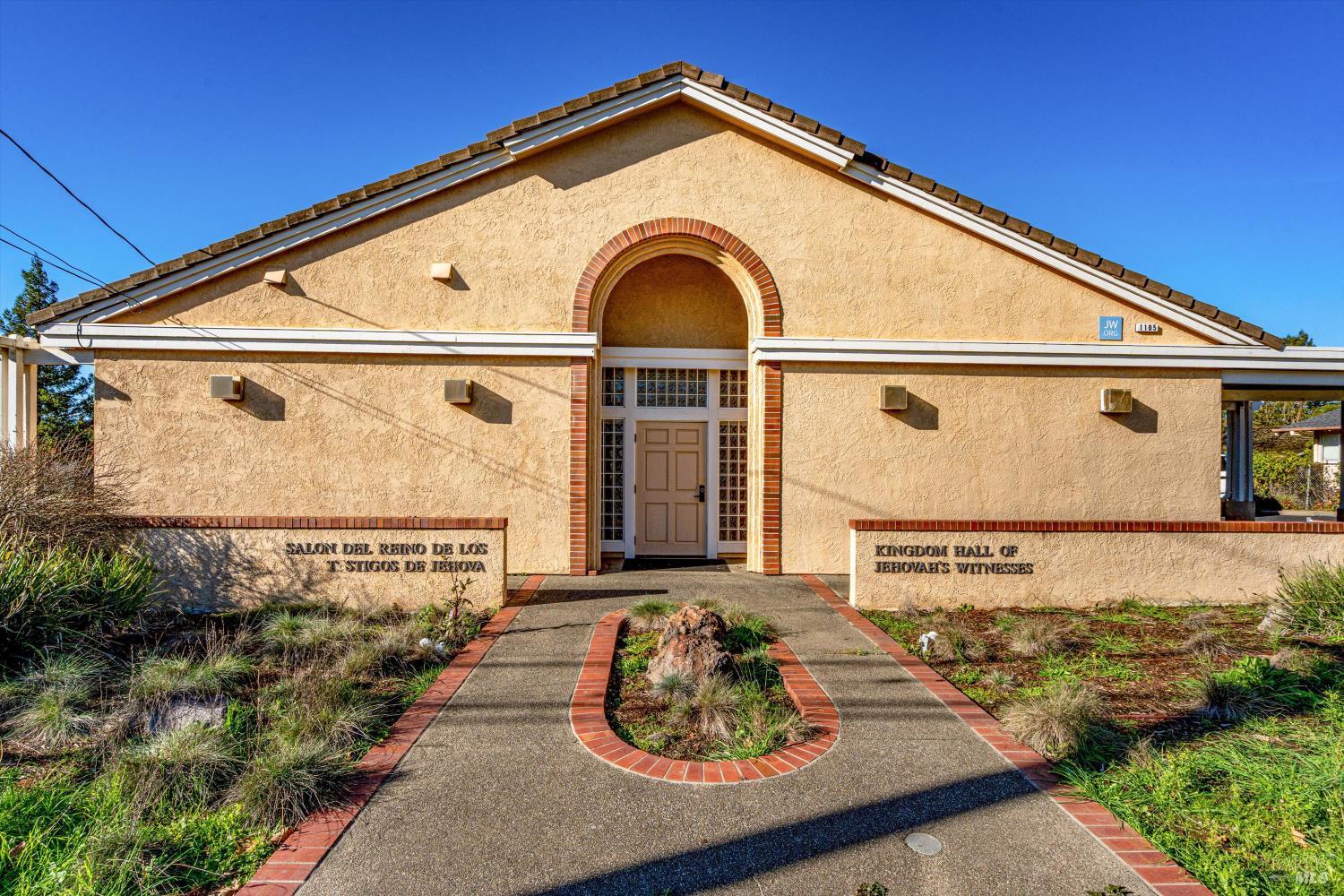 1105 University Street Healdsburg CA 95448