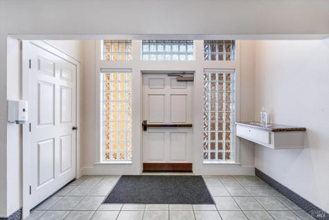 1105 University Street Healdsburg CA 95448