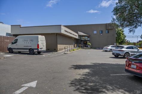 1125 W Steele Lane Santa Rosa CA 95403