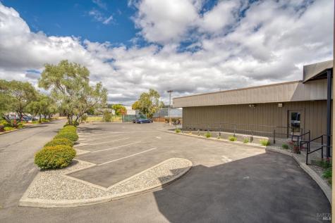 1125 W Steele Lane Santa Rosa CA 95403