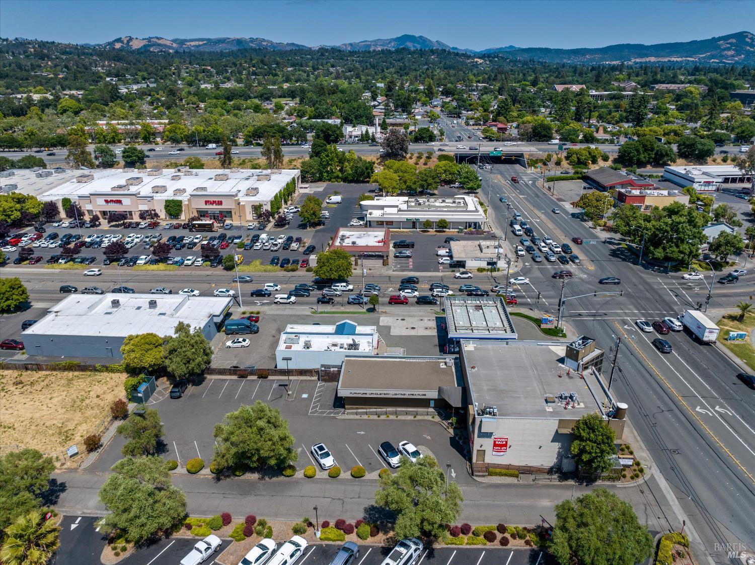 1125 W Steele Lane Santa Rosa CA 95403