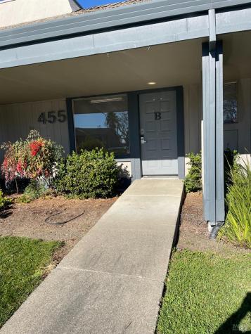 455-B March Avenue Healdsburg CA 95448