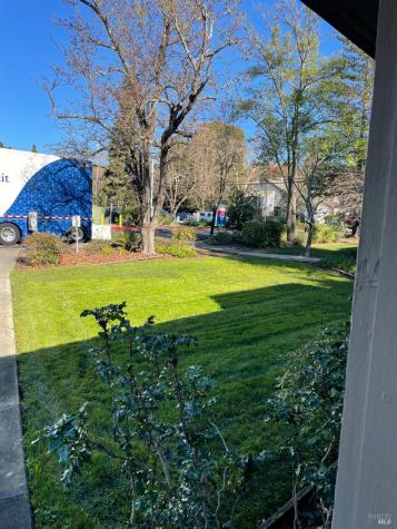 455-B March Avenue Healdsburg CA 95448