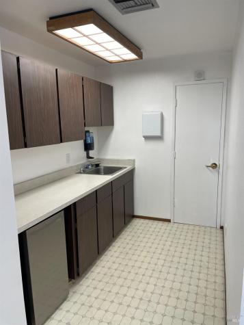 455-B March Avenue Healdsburg CA 95448