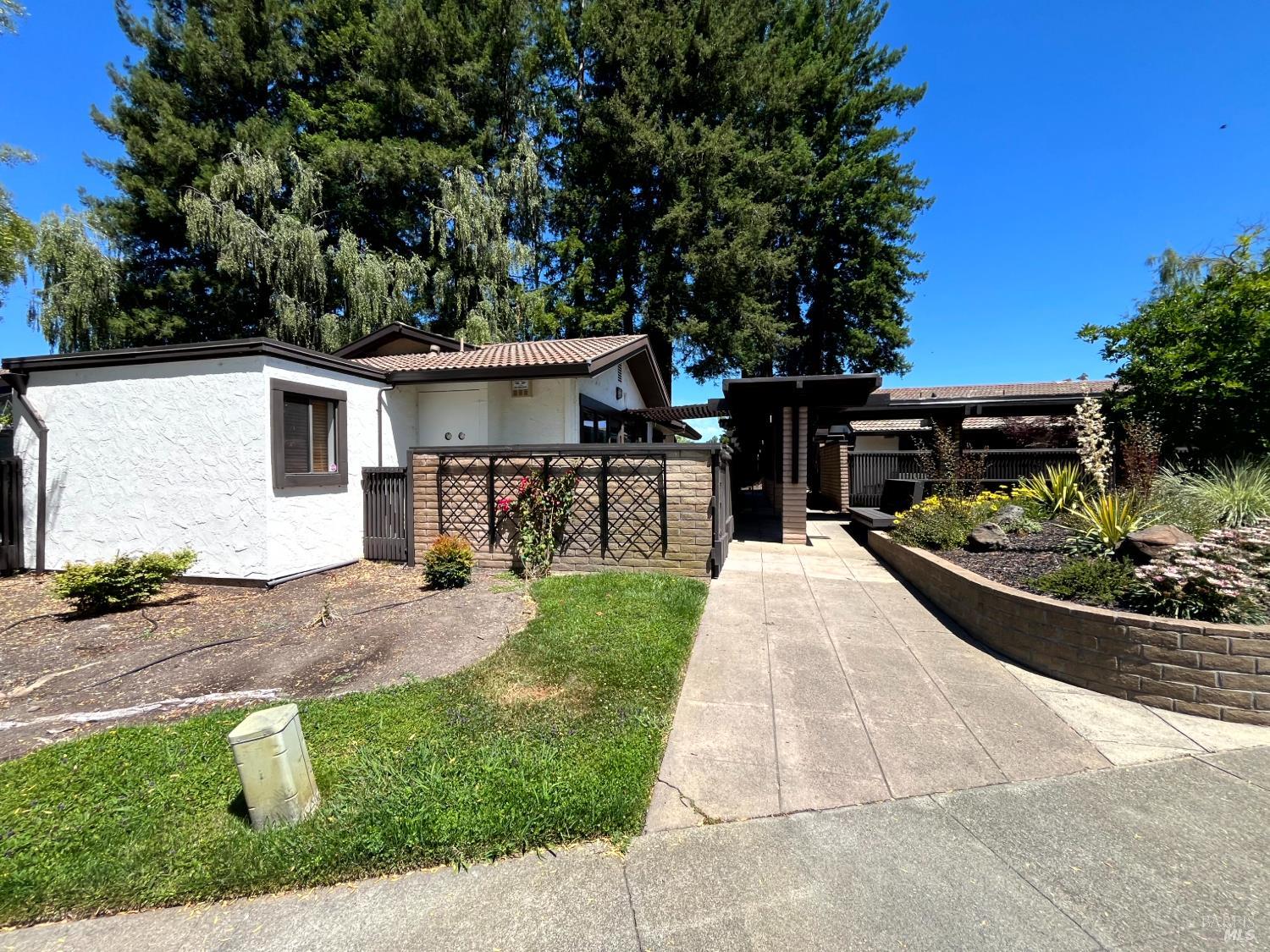 4655 Hoen Avenue Santa Rosa CA 95405