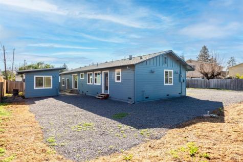 557 Powell Avenue Healdsburg CA 95448