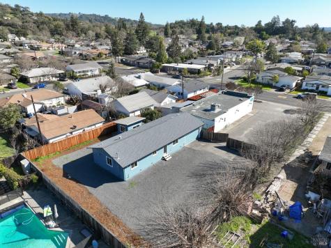 557 Powell Avenue Healdsburg CA 95448