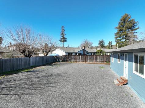 557 Powell Avenue Healdsburg CA 95448