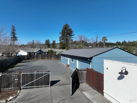 557 Powell Avenue Healdsburg CA 95448