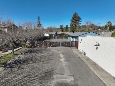 557 Powell Avenue Healdsburg CA 95448