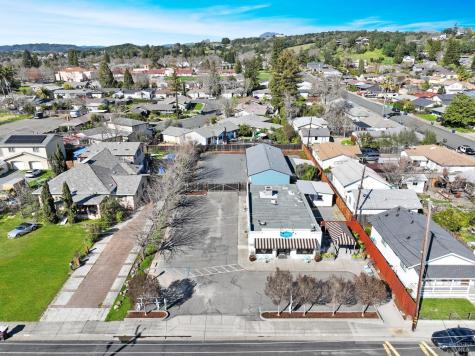 557 Powell Avenue Healdsburg CA 95448