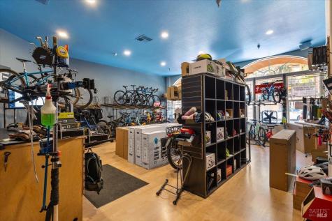 9074-9078 Windsor Road Windsor CA 95492