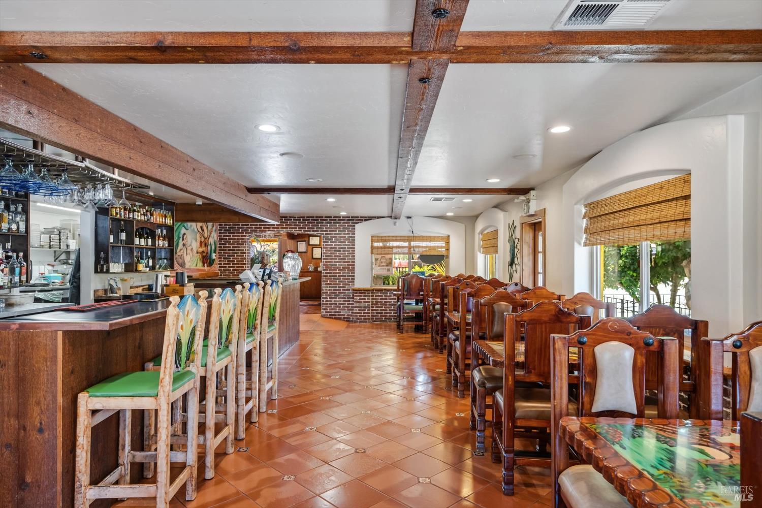 1015 Gravenstein Avenue Sebastopol CA 95472