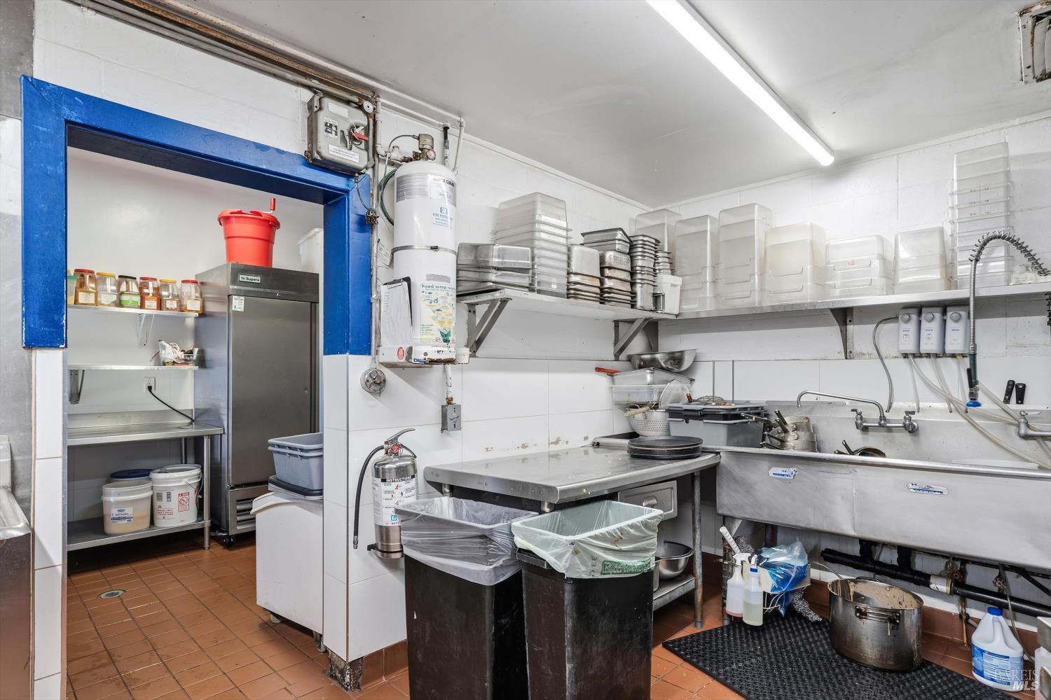 1015 Gravenstein Avenue Sebastopol CA 95472