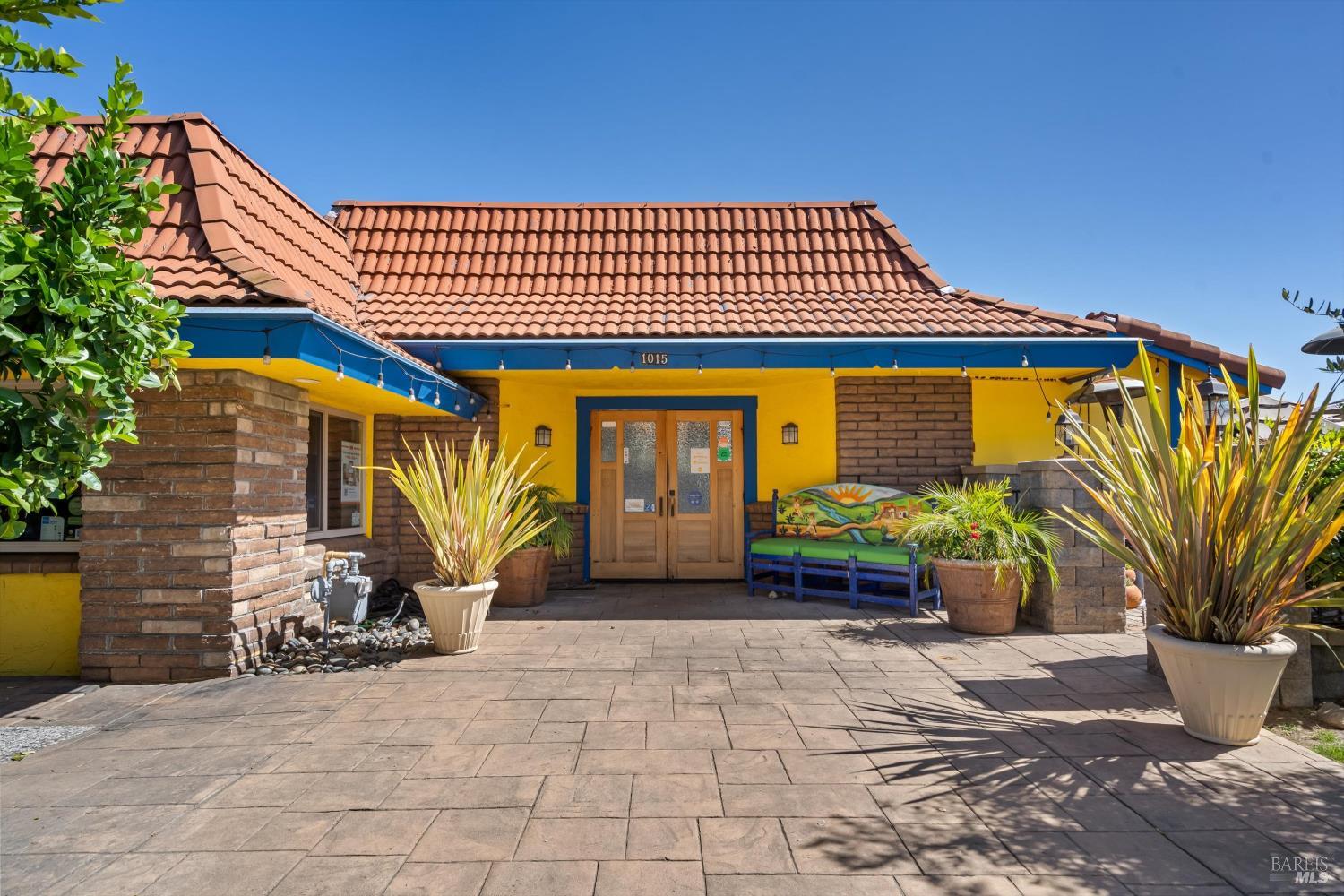 1015 Gravenstein Avenue Sebastopol CA 95472