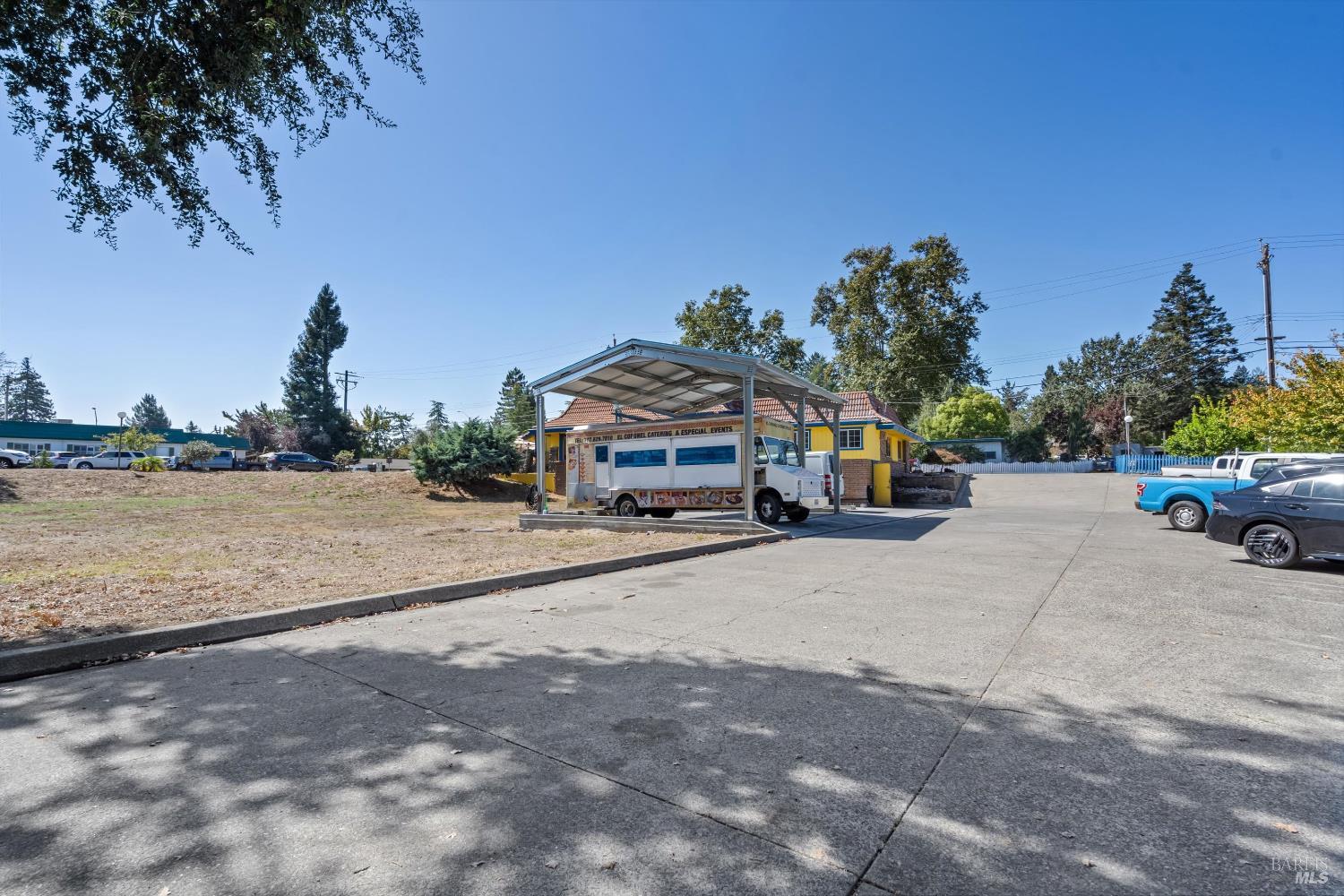 1015 Gravenstein Avenue Sebastopol CA 95472