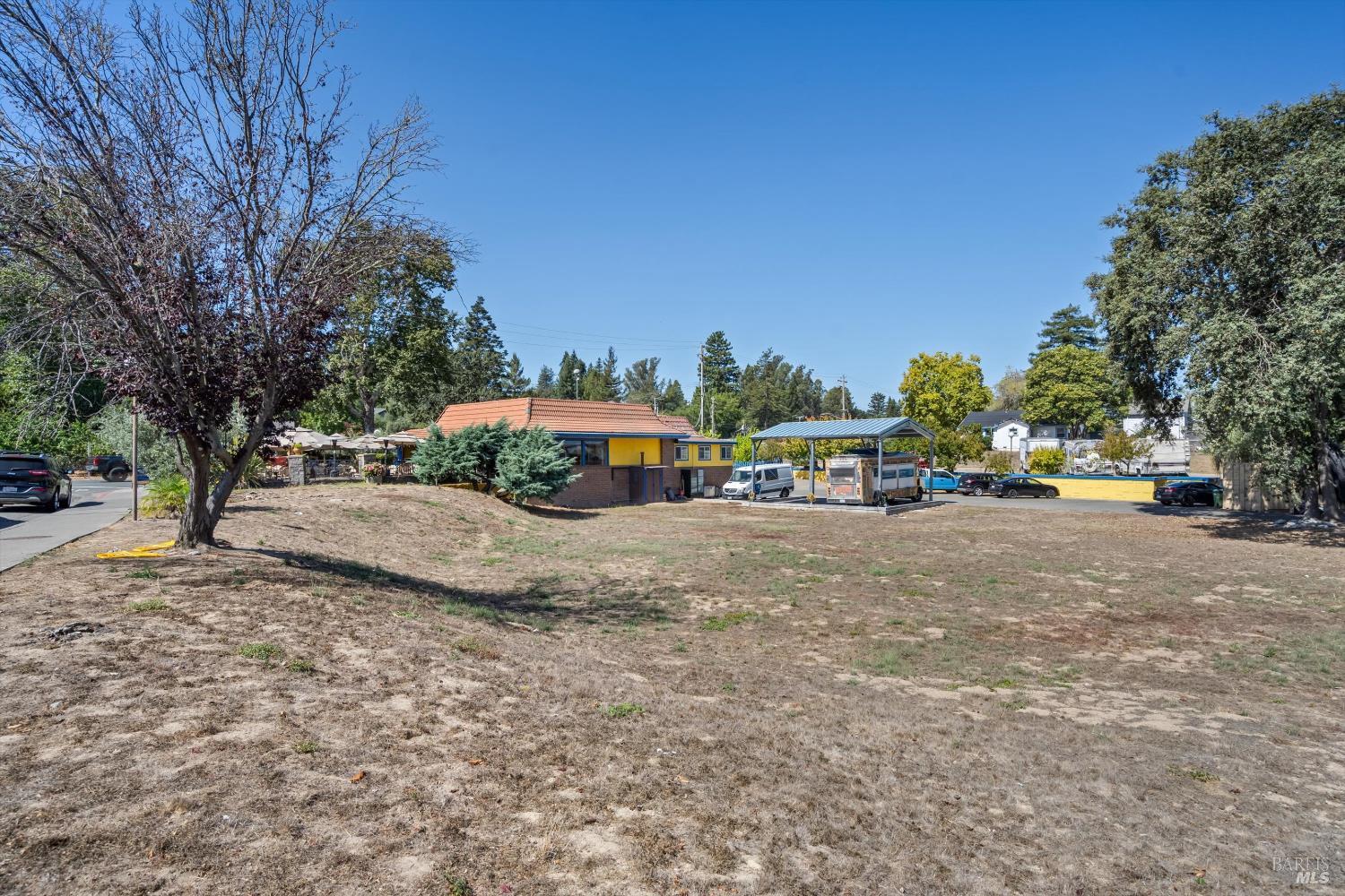 1015 Gravenstein Avenue Sebastopol CA 95472