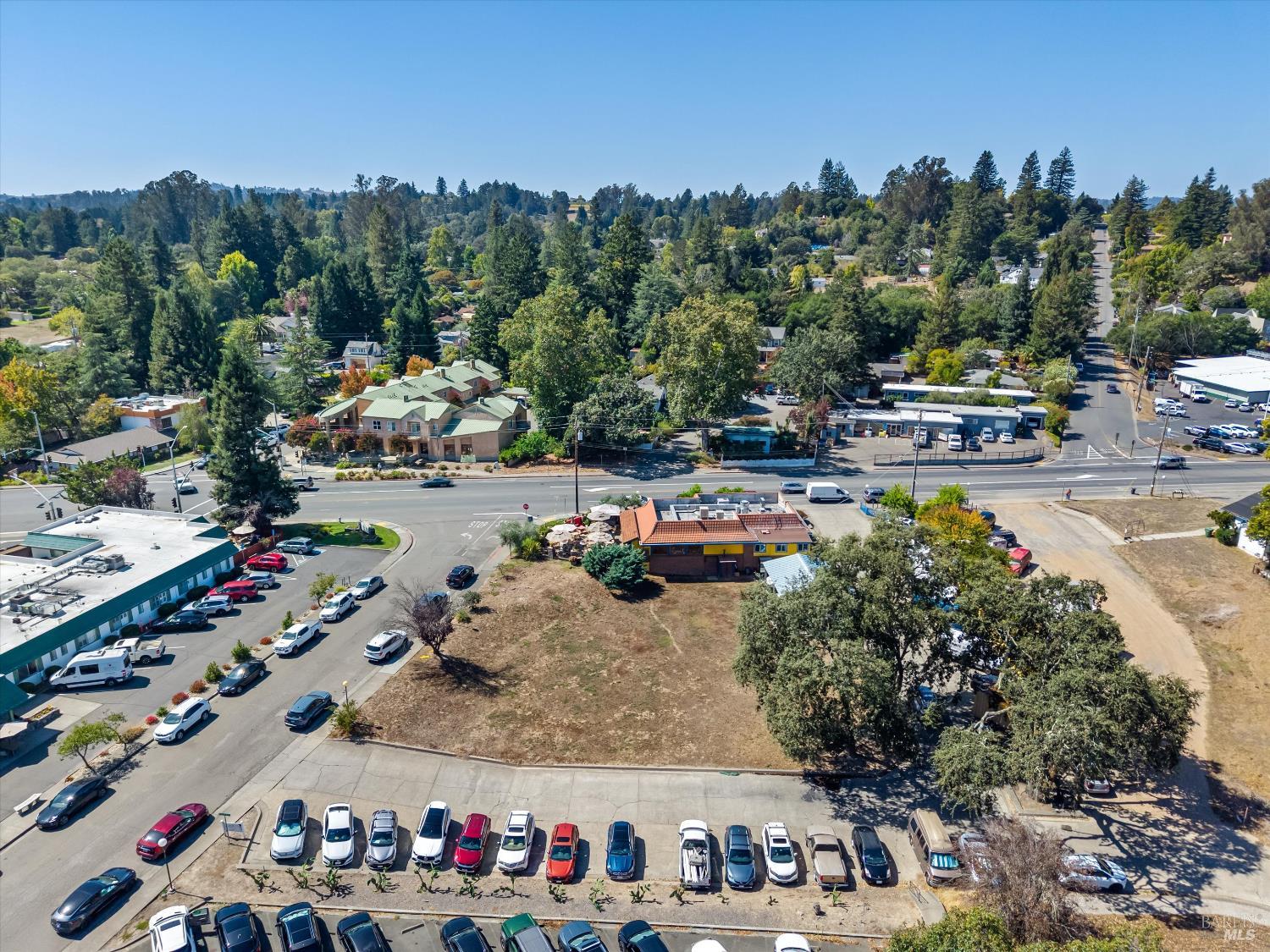 1015 Gravenstein Avenue Sebastopol CA 95472
