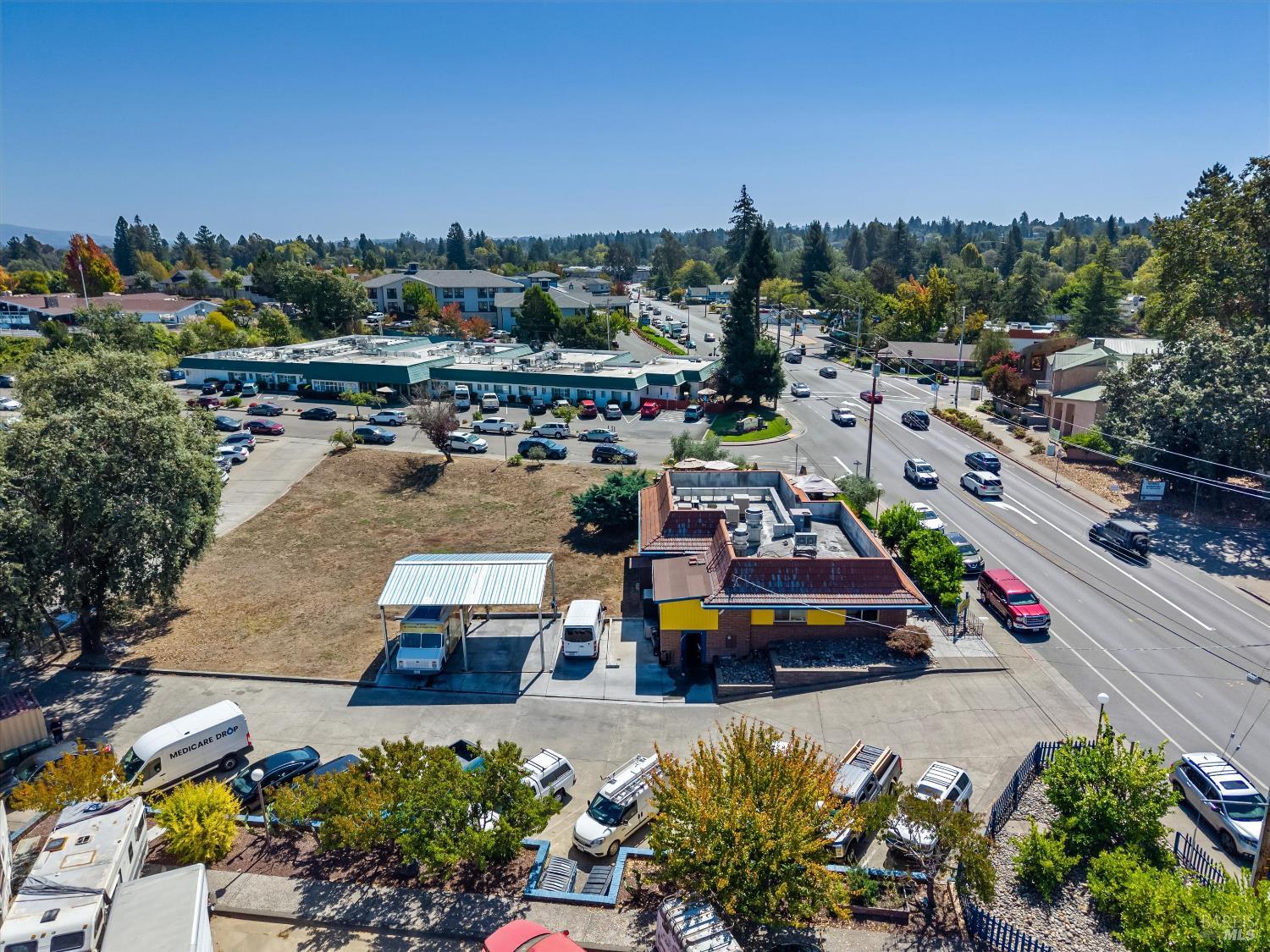 1015 Gravenstein Avenue Sebastopol CA 95472