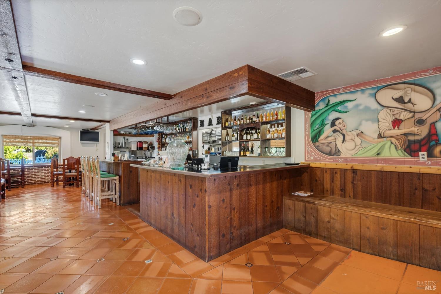 1015 Gravenstein Avenue Sebastopol CA 95472