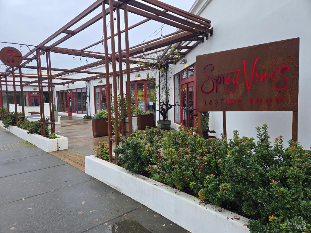 435-441 Healdsburg Avenue Healdsburg CA 95448