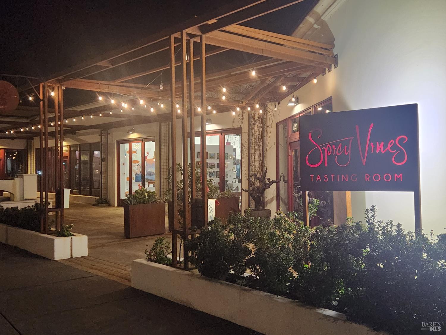 435-441 Healdsburg Avenue Healdsburg CA 95448