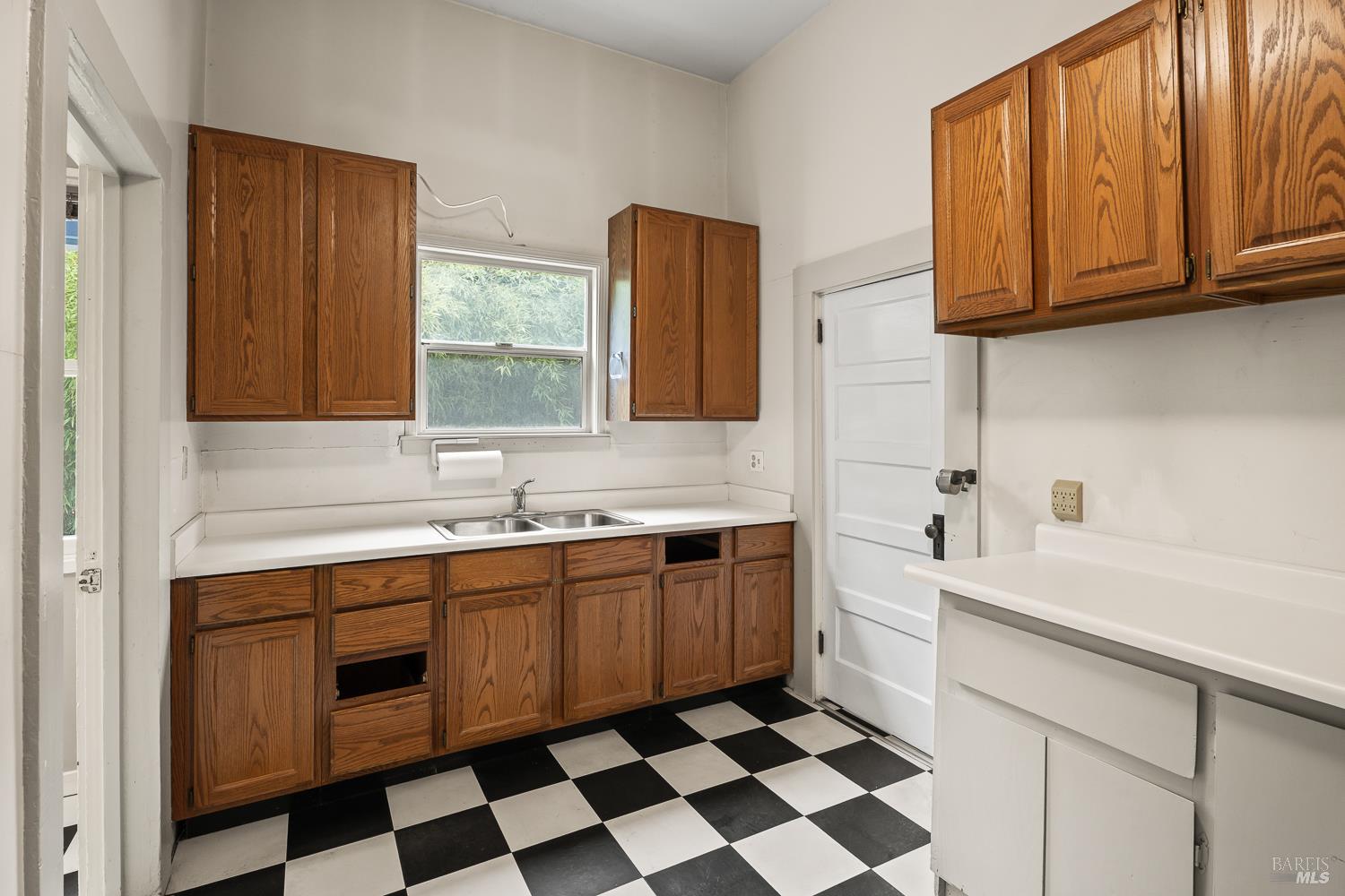 704 N State Street Ukiah CA 95482