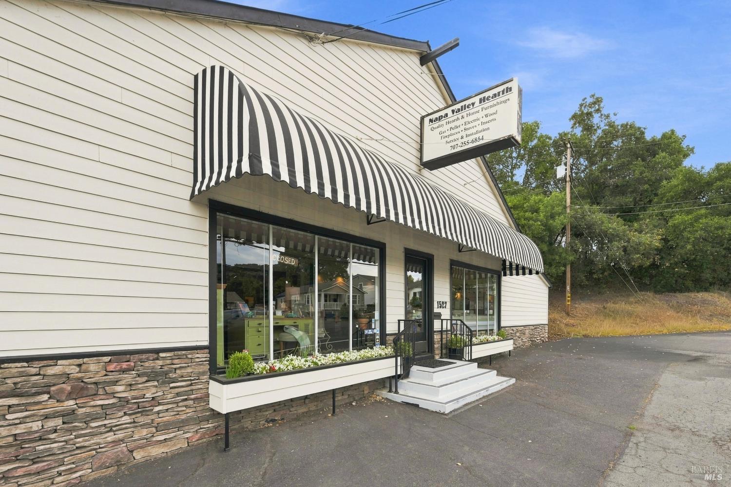1527 Silverado Trail Napa CA 94559