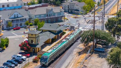 567 David Clayton Lane Windsor CA 95492