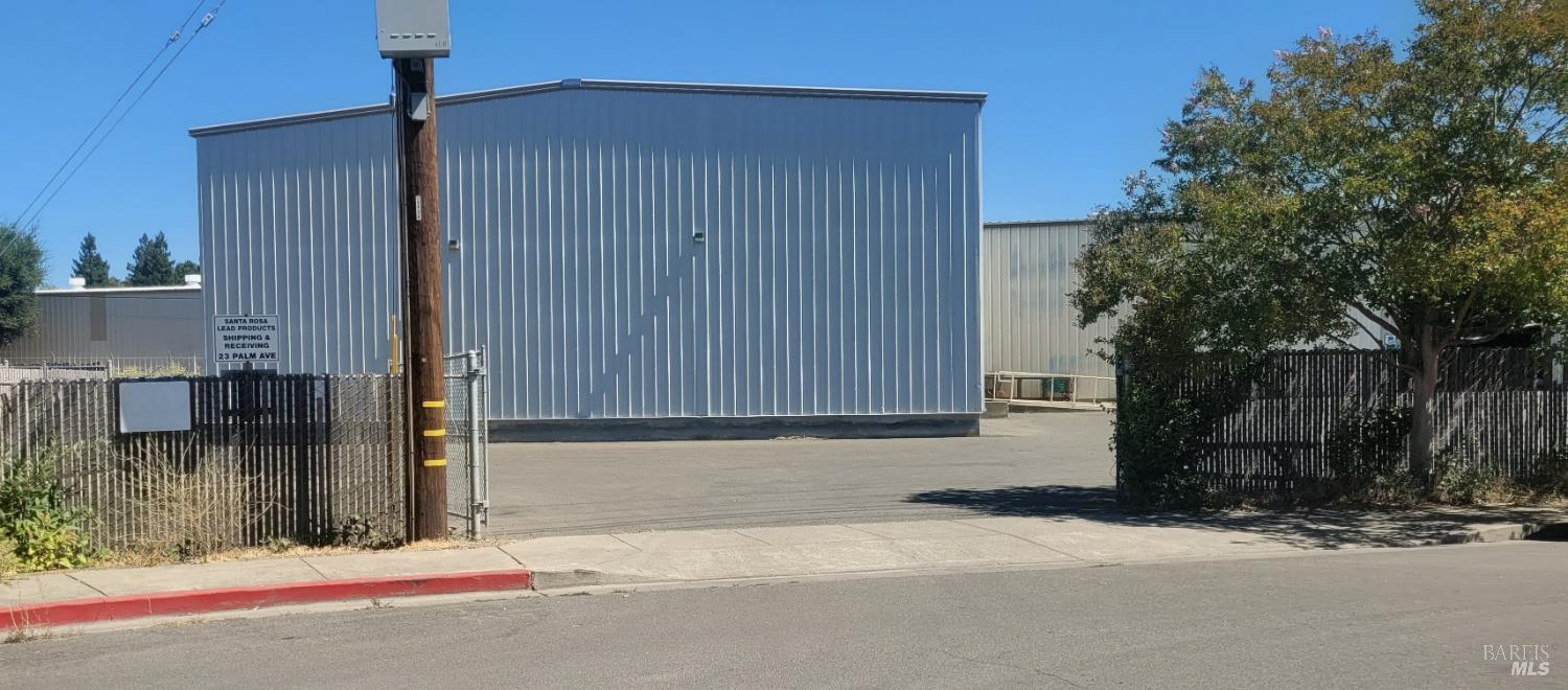 33 S University Street S Healdsburg CA 95448