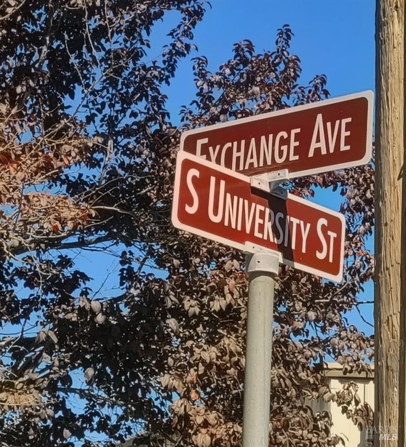 33 S University Street S Healdsburg CA 95448