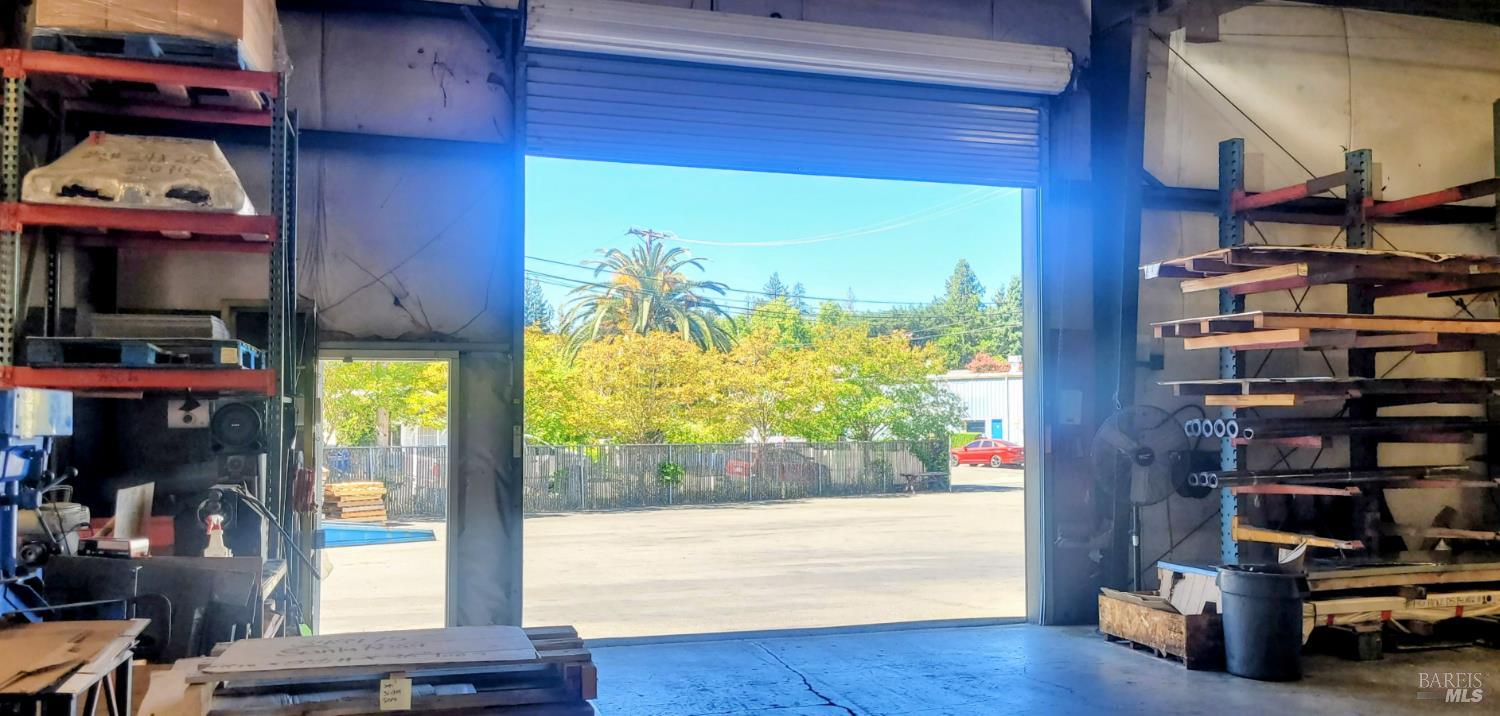 33 S University Street S Healdsburg CA 95448