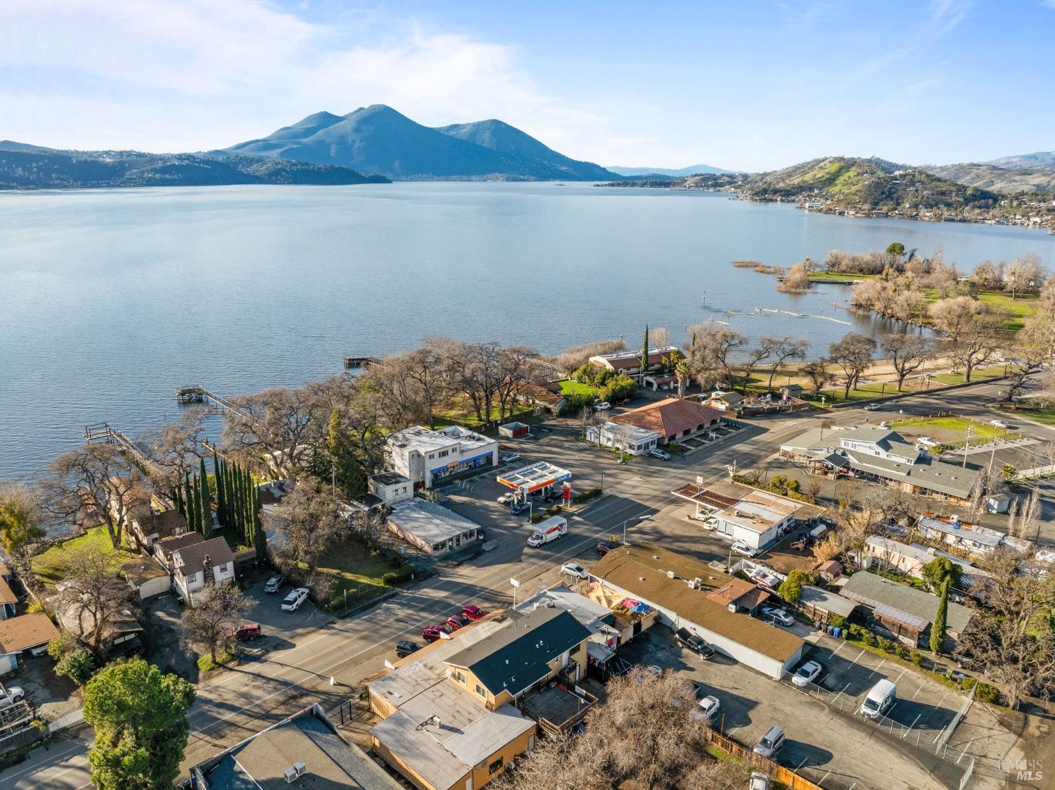 14092 Lakeshore Drive Clearlake CA 95422