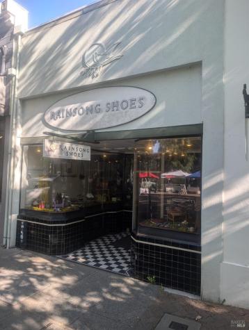 117 Plaza Street Healdsburg CA 95448