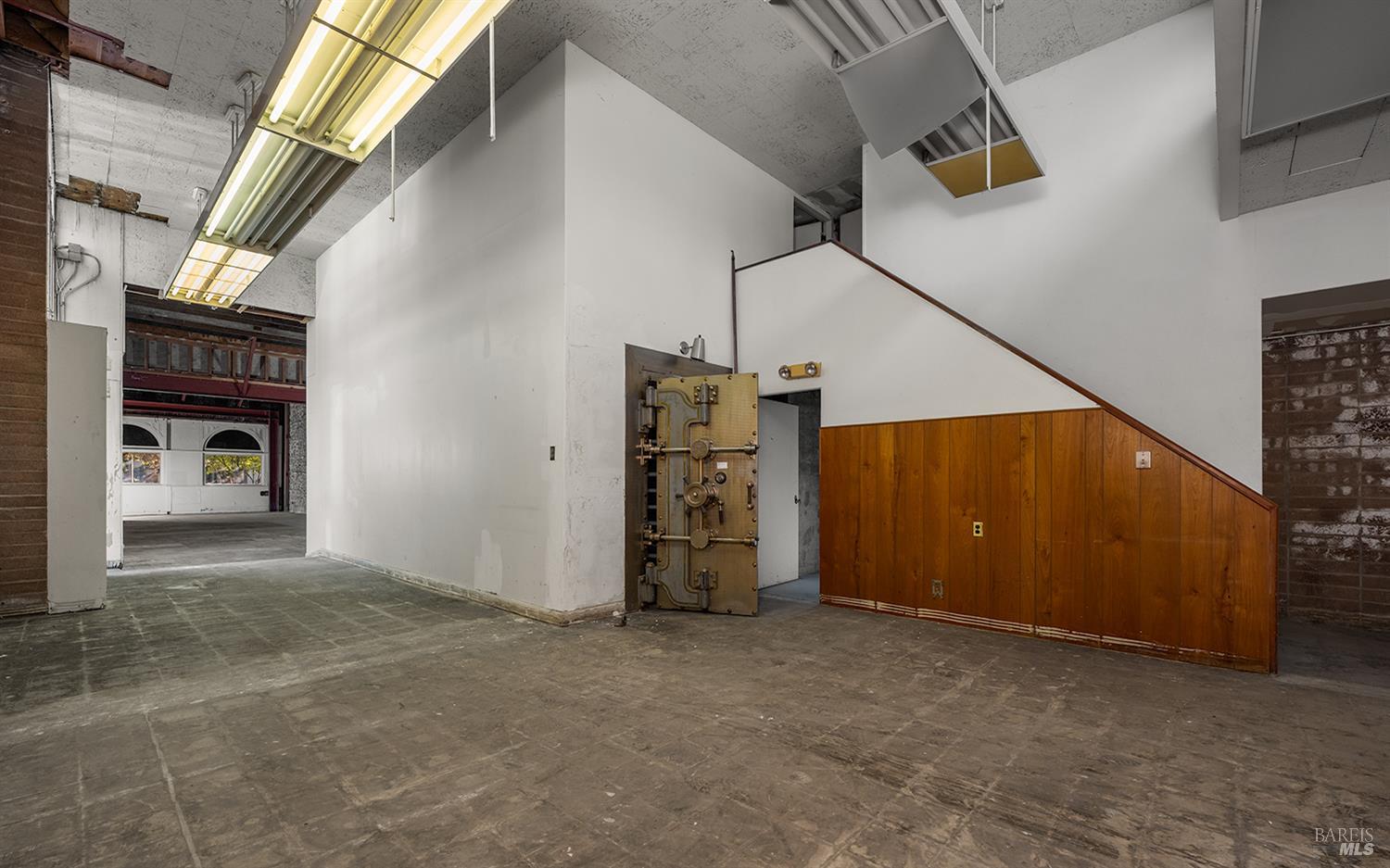 131 N Cloverdale Boulevard Cloverdale CA 95425