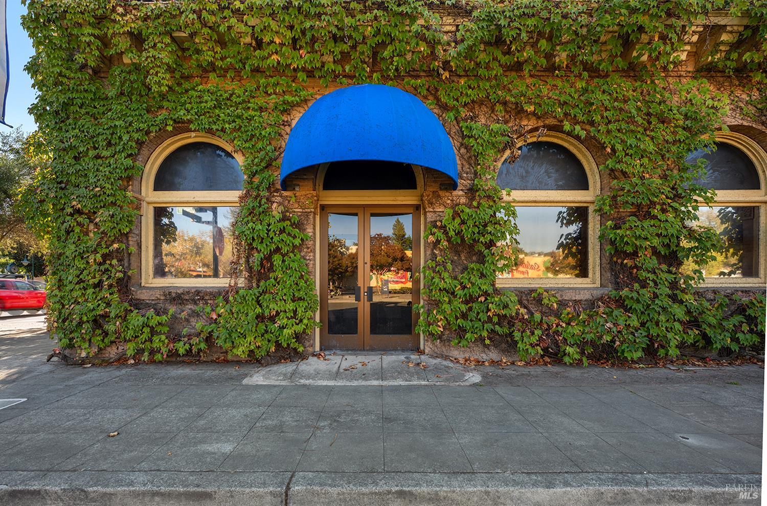 131 N Cloverdale Boulevard Cloverdale CA 95425